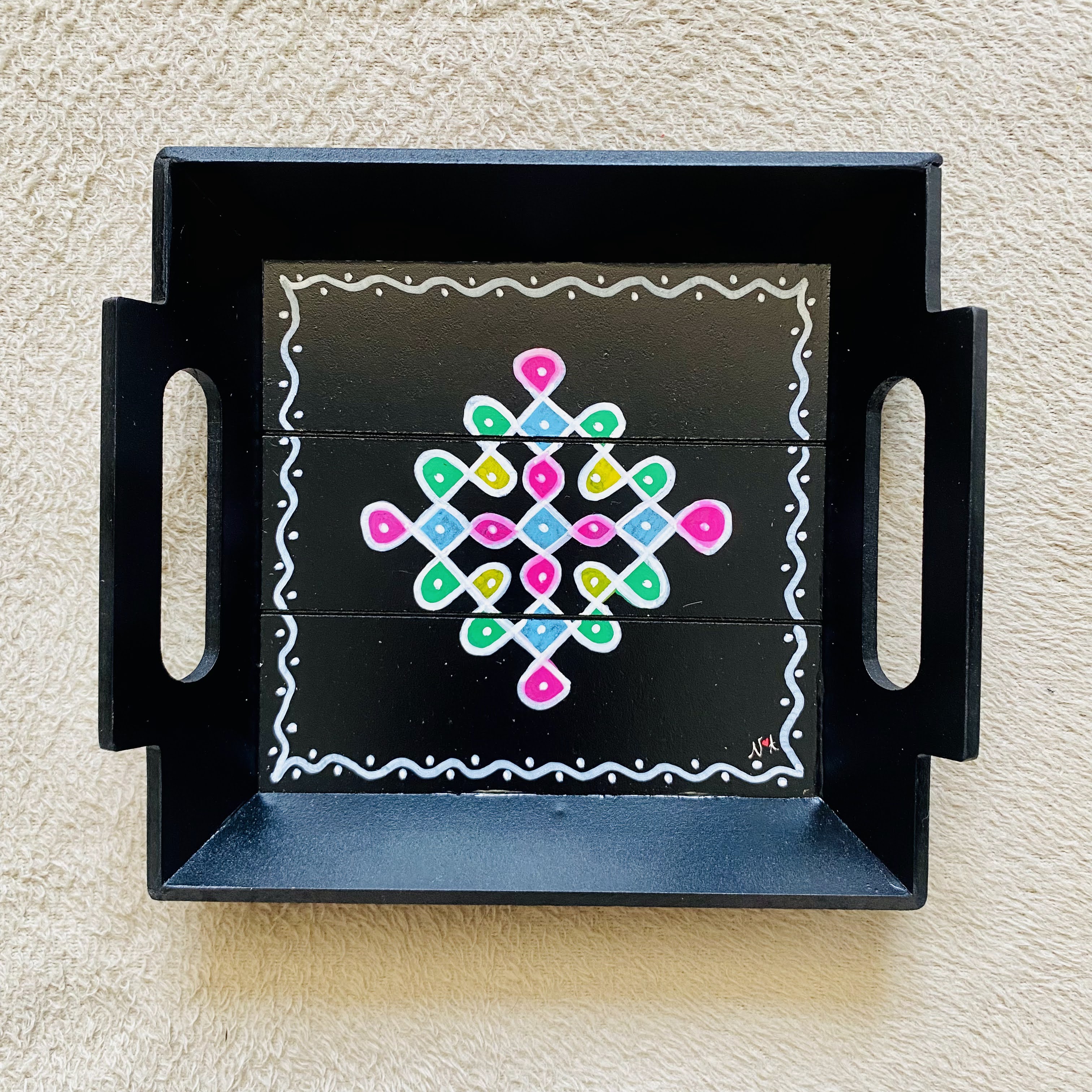 Kolam tray